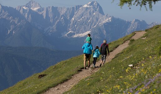 Hiking on the Villach Alpine Road | ©  villacher-alpenstrasse.at/Gellner